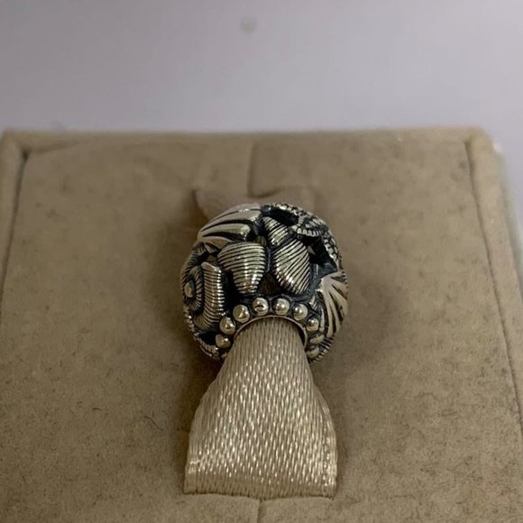 Pandora Openwork Starfish, Shells & Hearts Charm - Picture 5 of 8